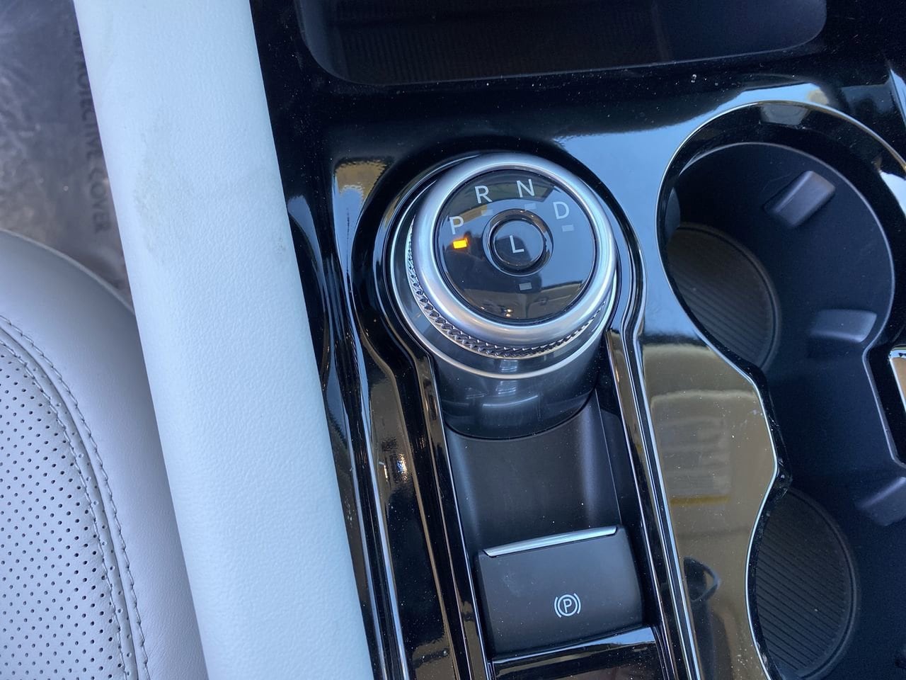 2026 Ford Explorer Platinum - Photo 29