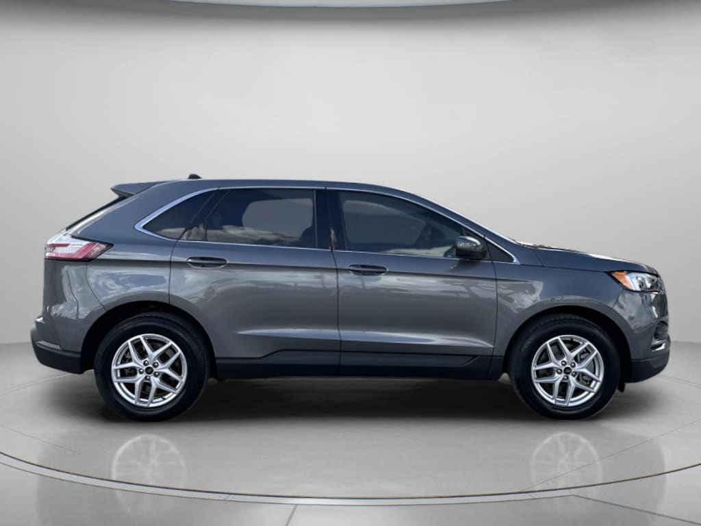Used 2024 Ford Edge SEL Sport Utility