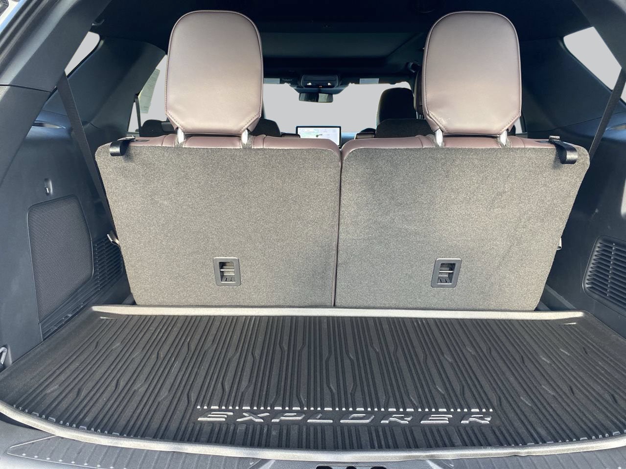 2026 Ford Explorer Platinum - Photo 28