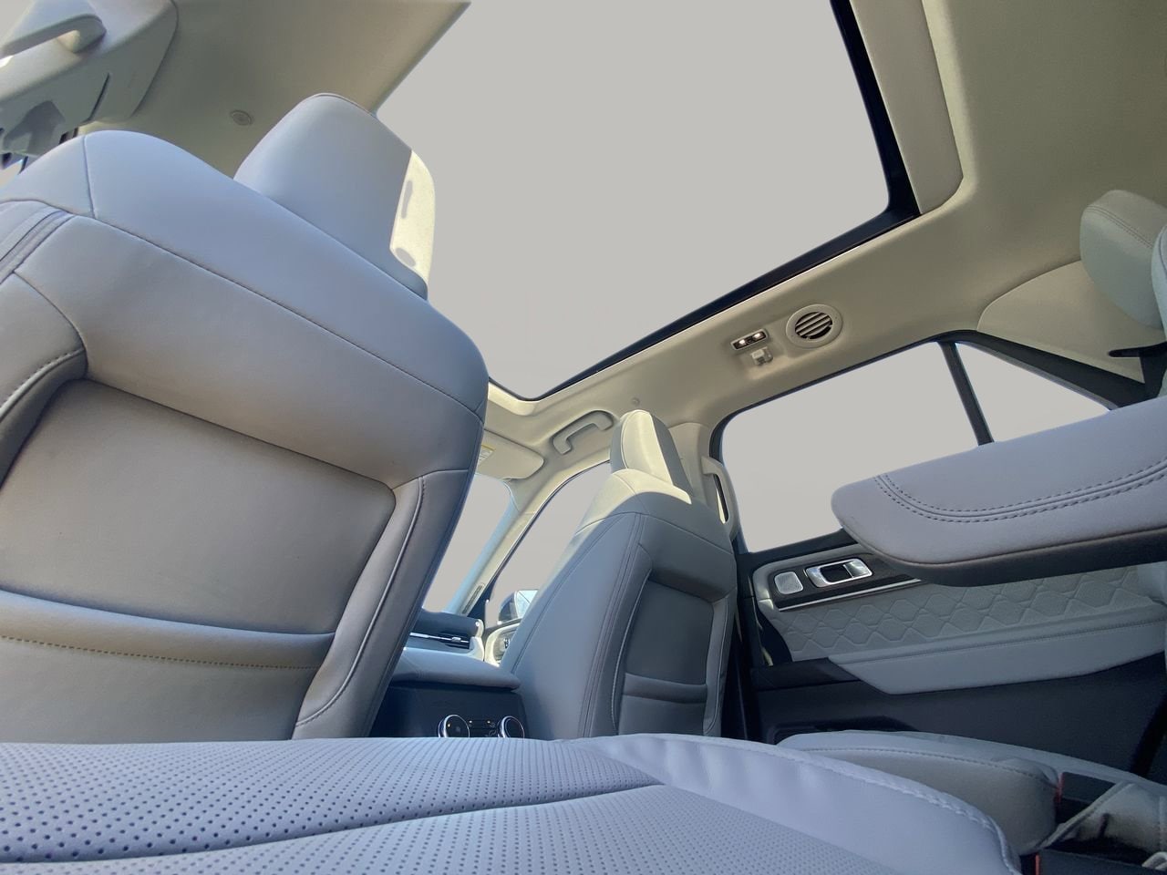 2026 Ford Explorer Platinum - Photo 19
