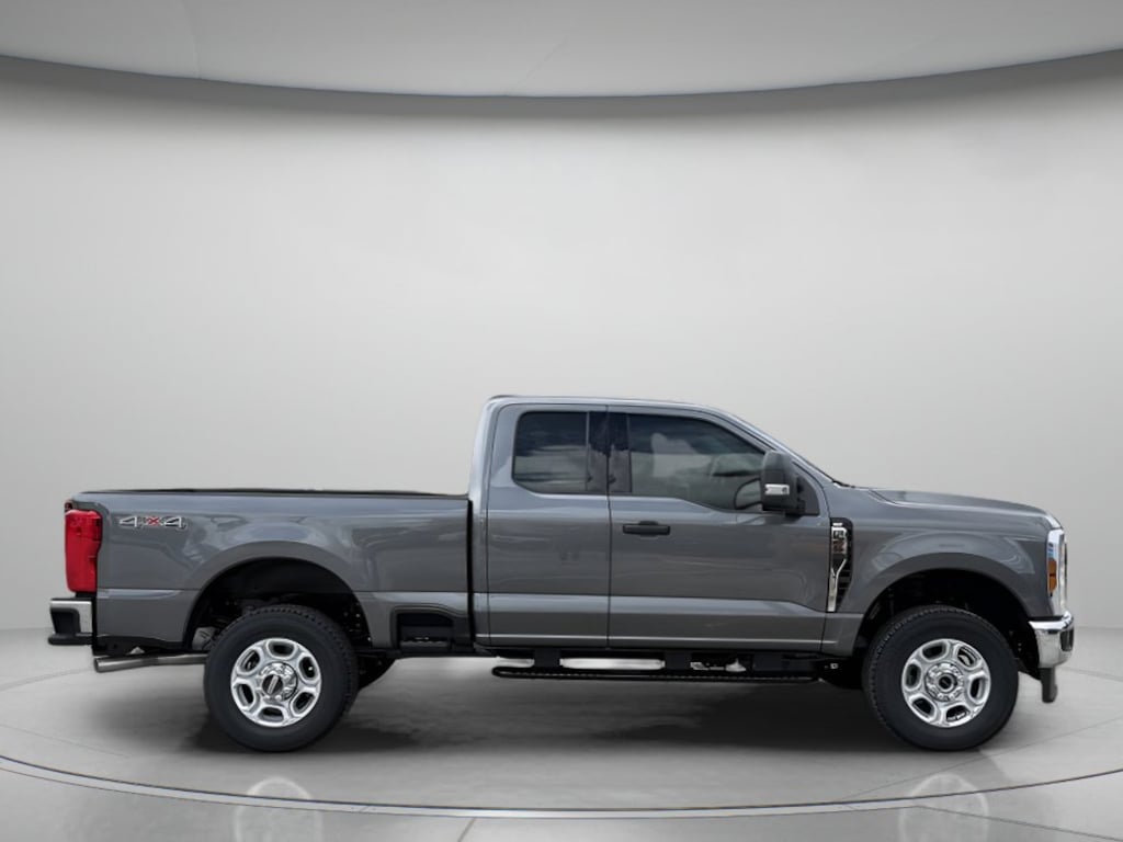 New 2027 Ford Super Duty F-250 SRW XLT Extended Cab Pickup