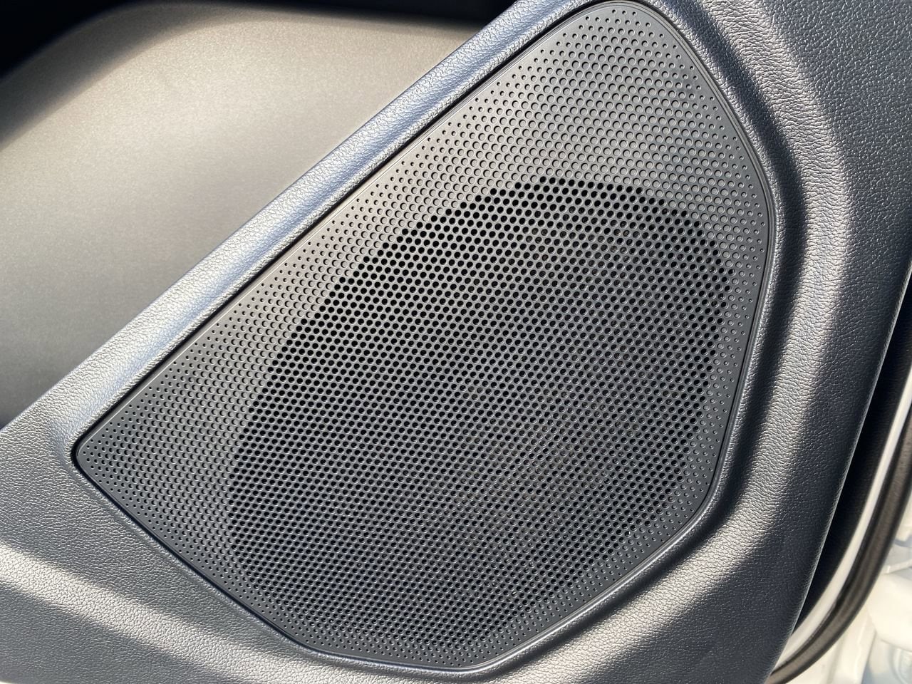 2026 Ford Explorer Platinum - Photo 15