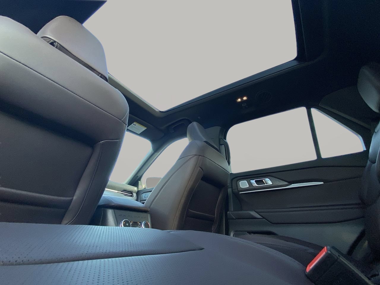 2026 Ford Explorer Platinum - Photo 14