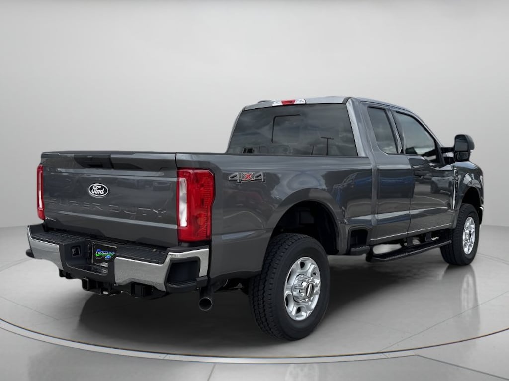 New 2027 Ford Super Duty F-250 SRW XLT Extended Cab Pickup