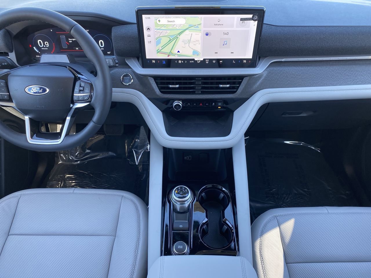 2026 Ford Explorer Platinum - Photo 17