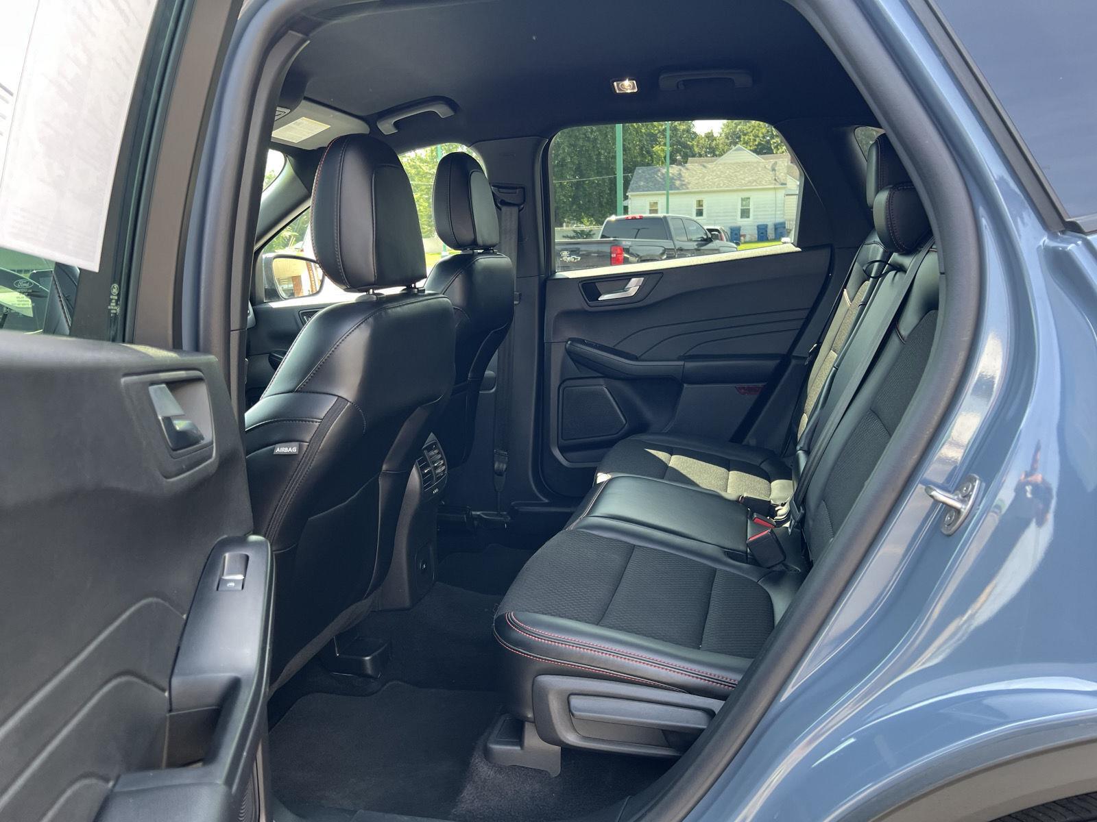 2025 Ford Escape ST-Line Select - Photo 36
