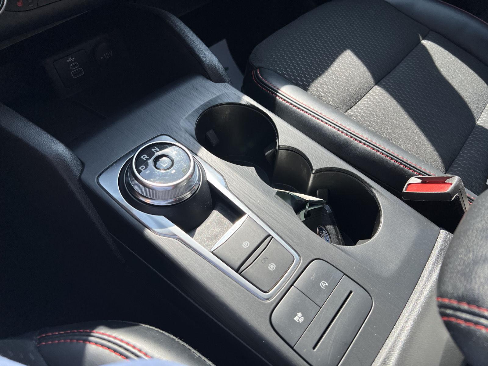2025 Ford Escape ST-Line Select - Photo 33