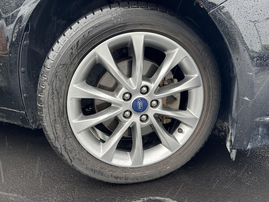 Used 2017 Ford Fusion SE Sedan