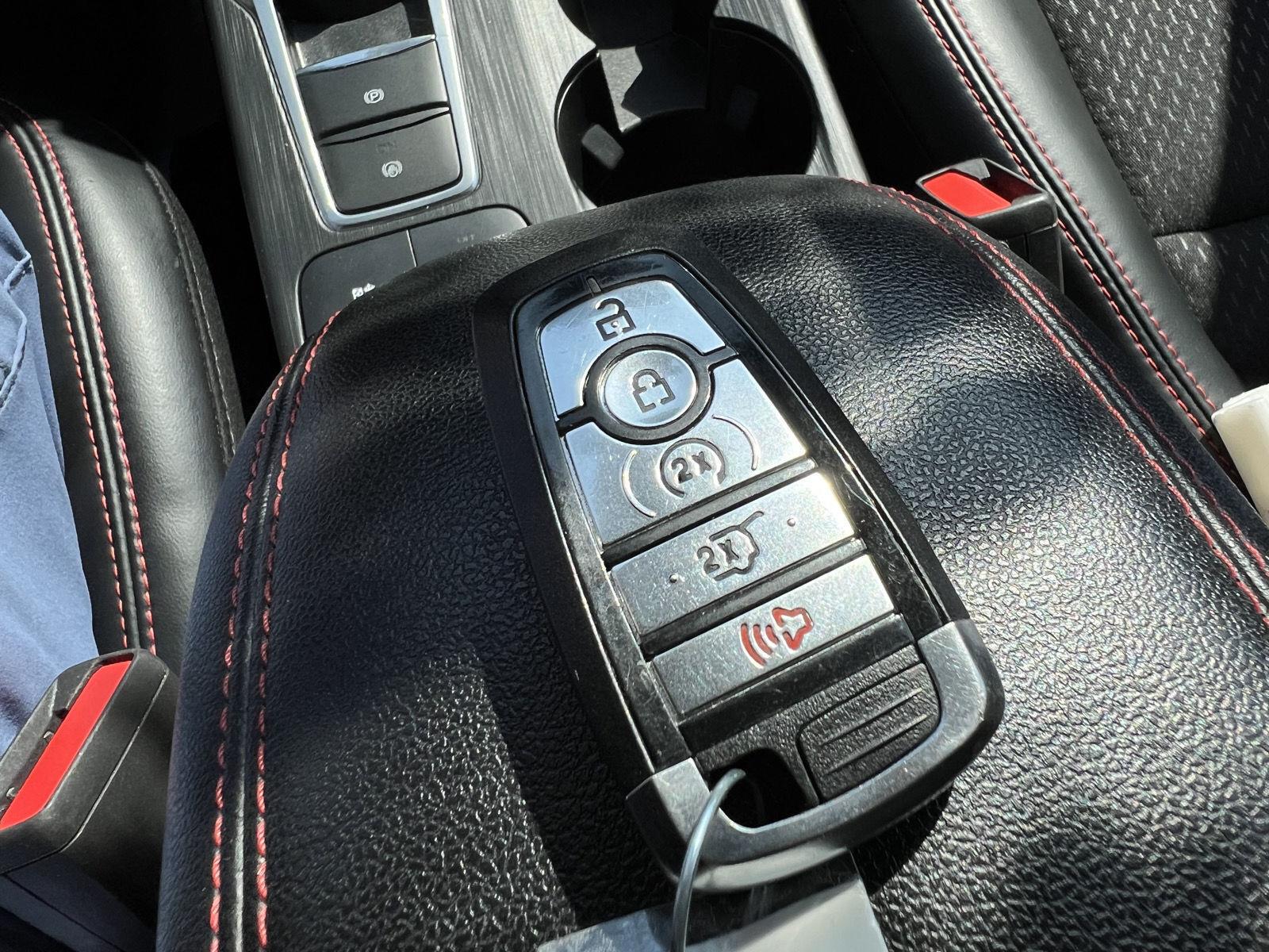 2025 Ford Escape ST-Line Select - Photo 35