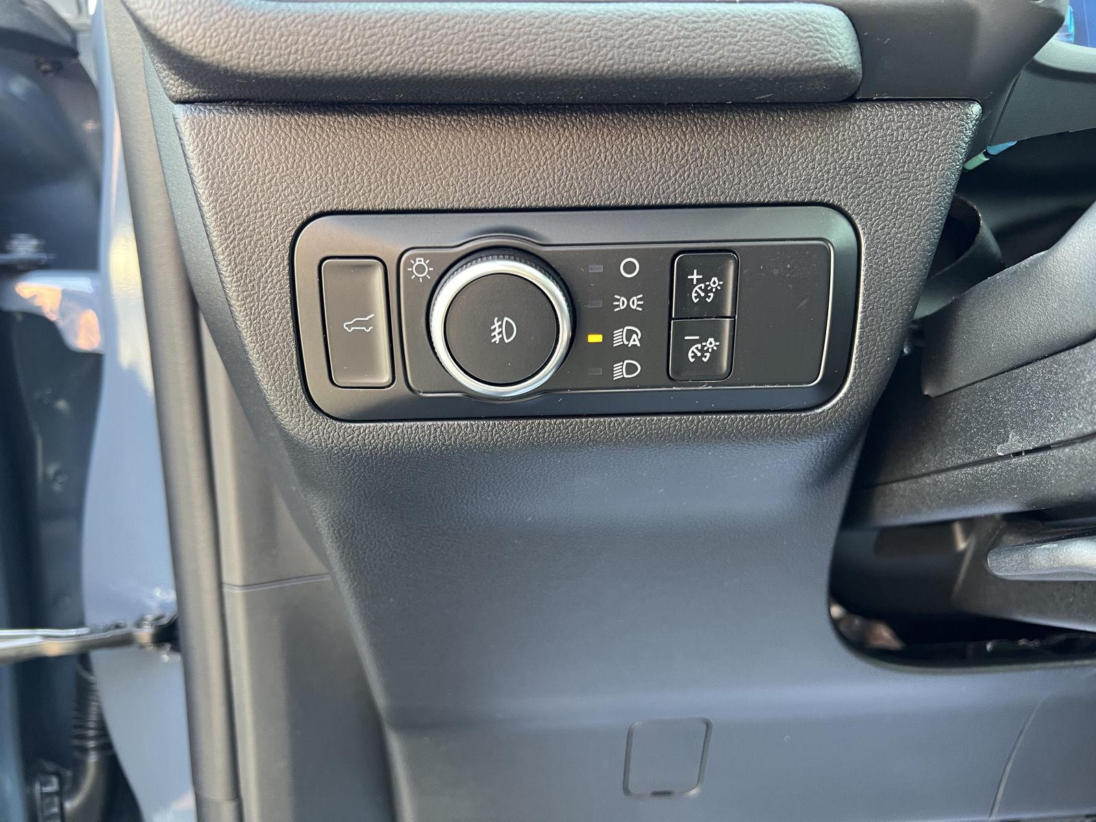 2025 Ford Escape ST-Line Select - Photo 18