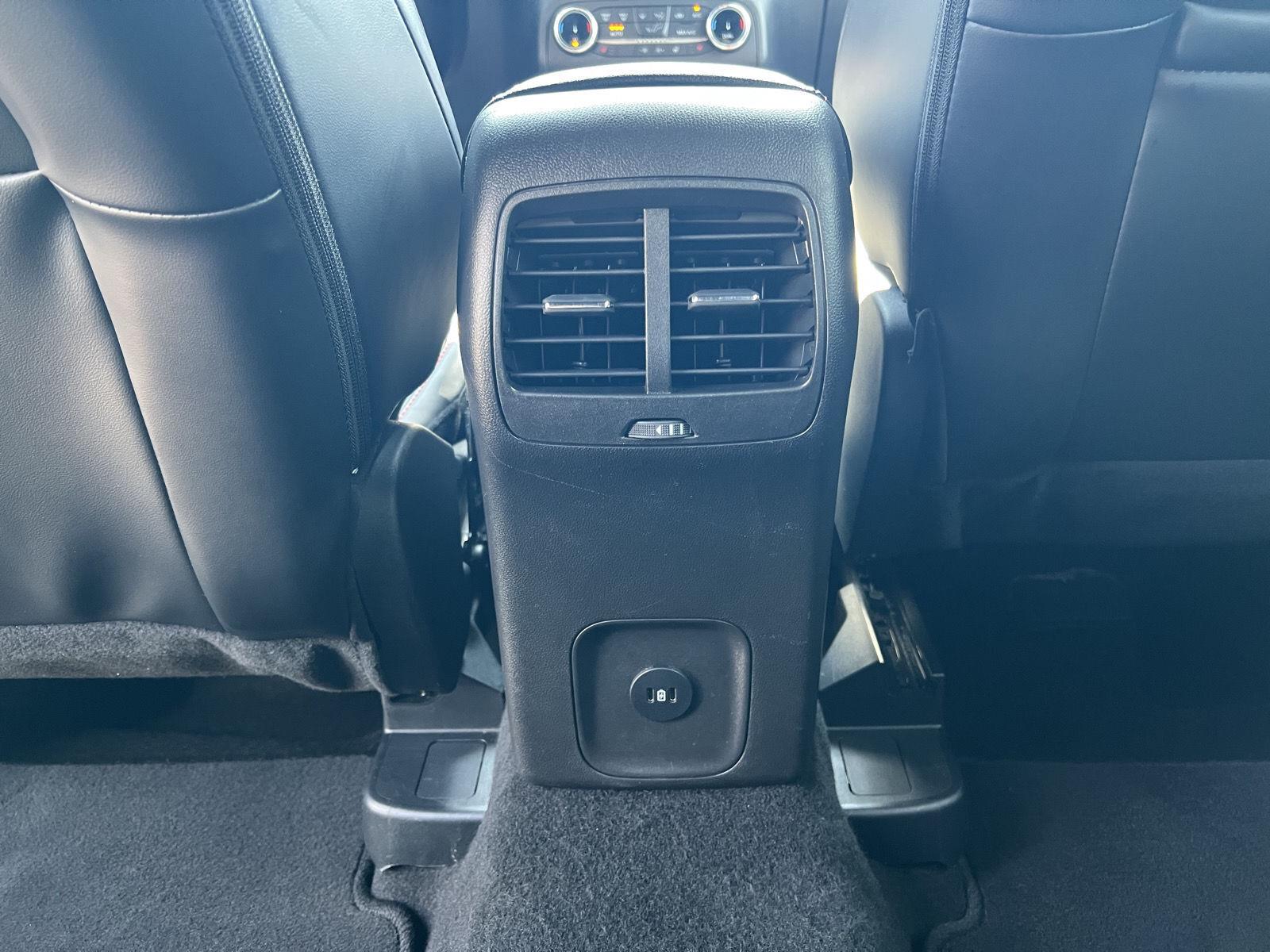 2025 Ford Escape ST-Line Select - Photo 38