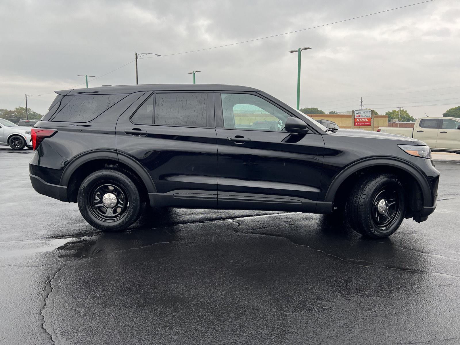 2027 Ford Explorer Utility Police Interceptor - Photo 3