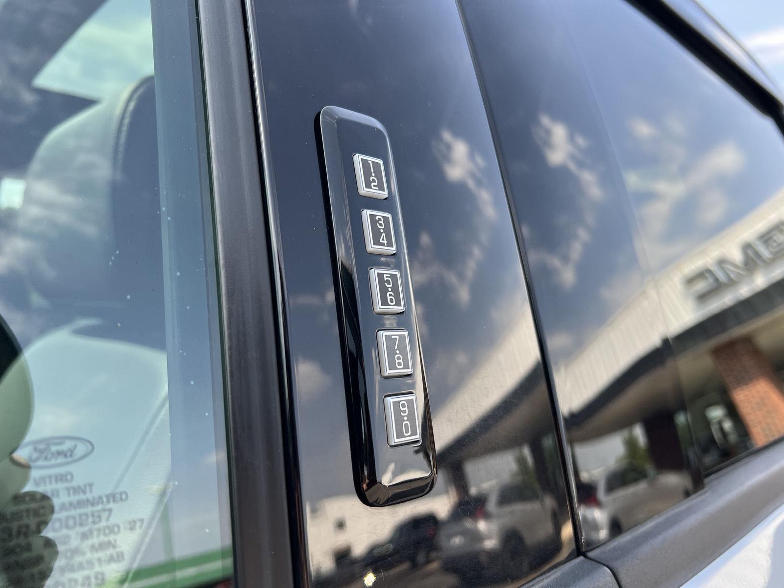 2023 Ford F-150 Lariat - Photo 12