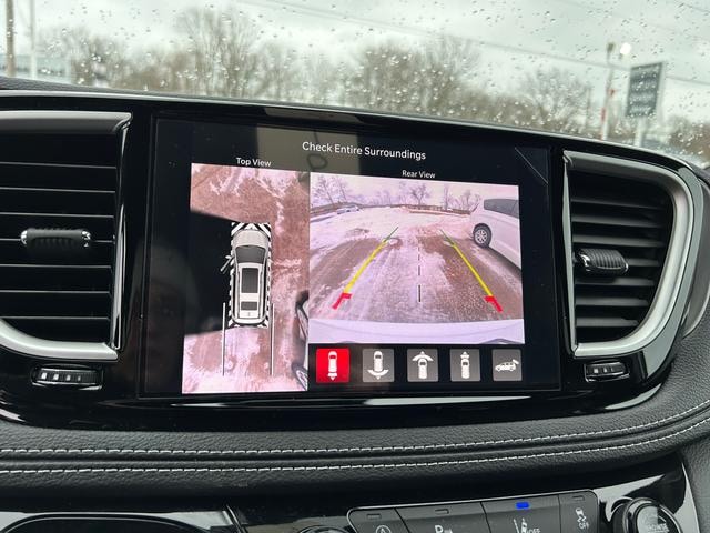 2026 Chrysler Pacifica Select - Photo 9