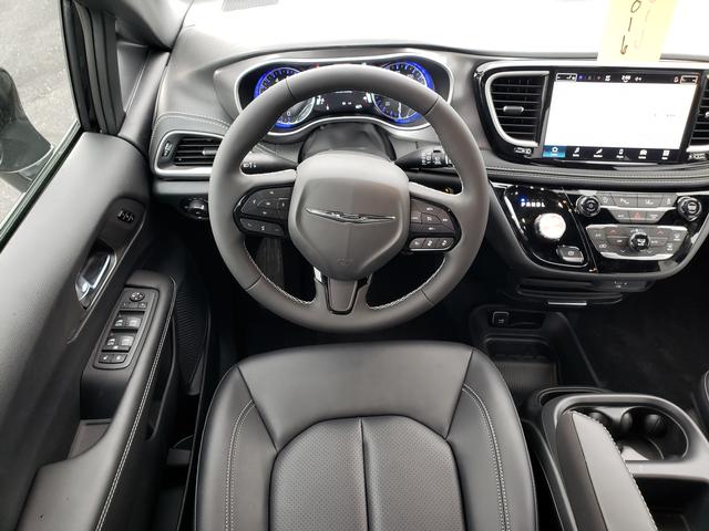 2026 Chrysler Pacifica Select - Photo 10