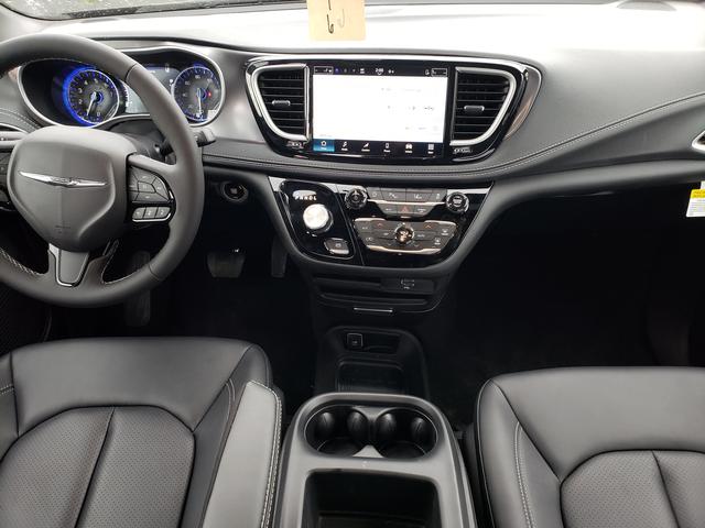 2026 Chrysler Pacifica Select - Photo 9