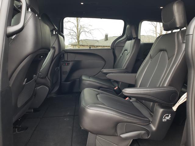 2026 Chrysler Pacifica Select - Photo 8