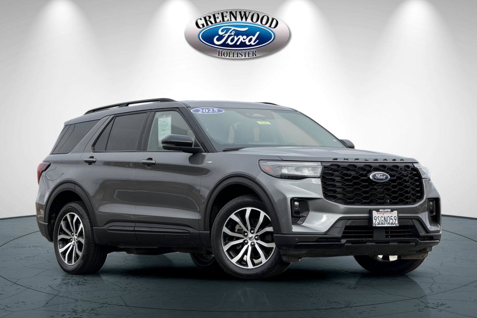 2025 Ford Explorer ST-LINE