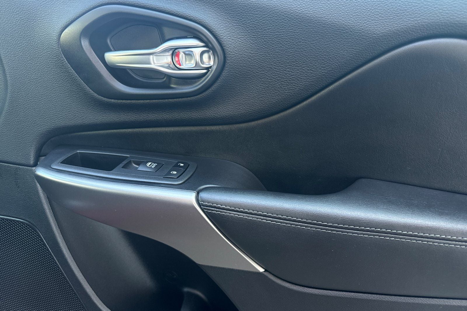 2020 Jeep Cherokee High Altitude - Photo 17