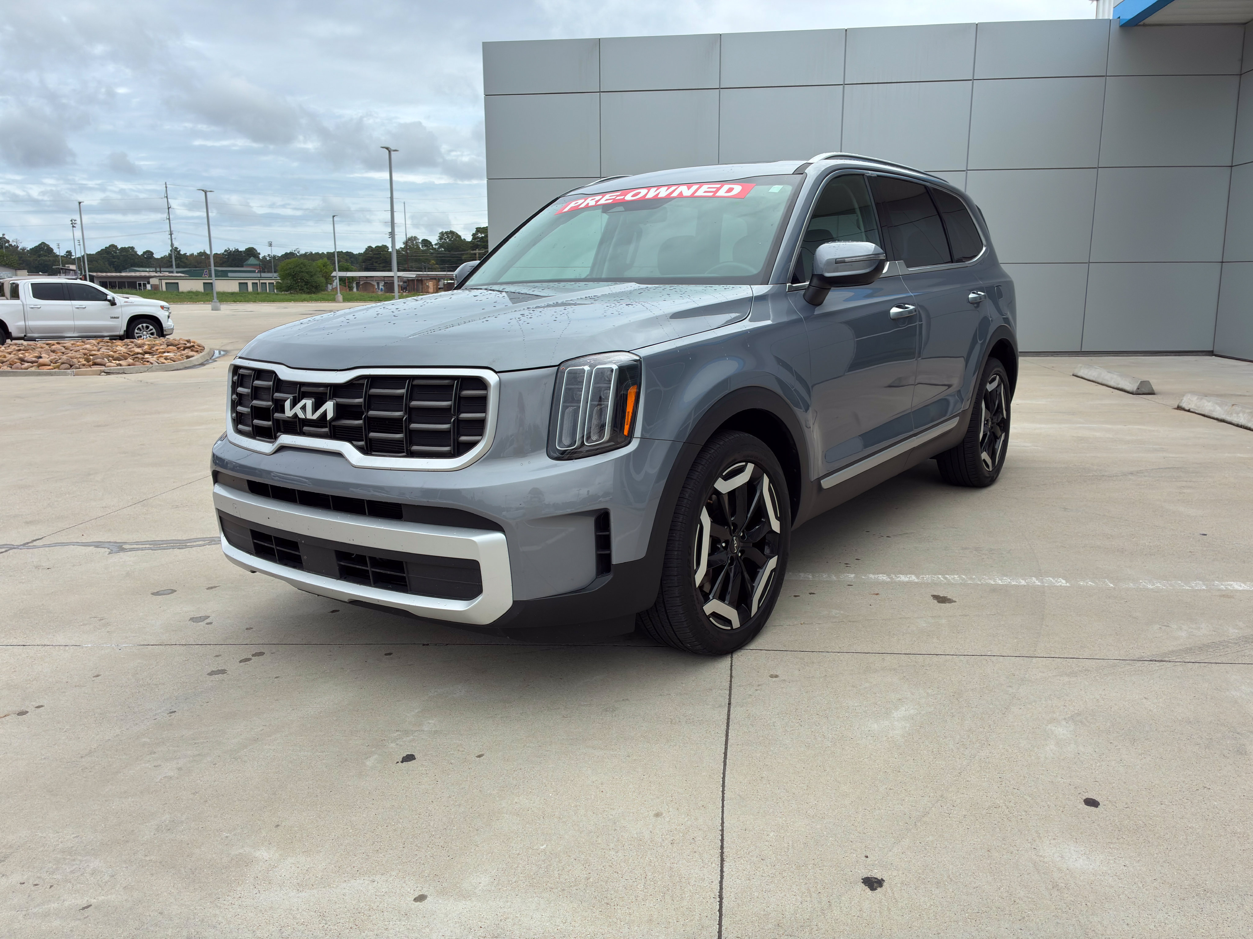 Used 2025 Kia Telluride S SUV