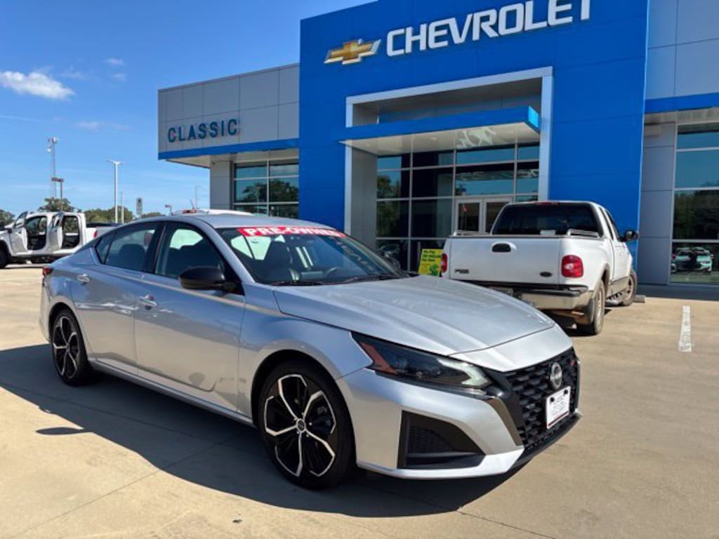 Used 2024 Nissan Altima 2.5 SR Sedan