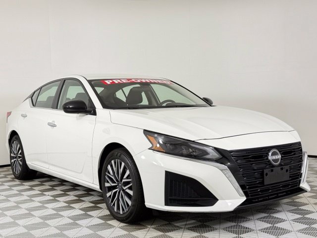 Used 2025 Nissan Altima SV Sedan