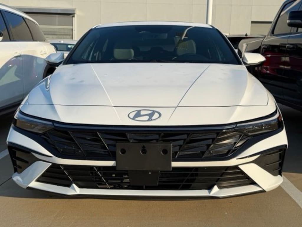 Used 2025 Hyundai Elantra Hybrid Limited Sedan