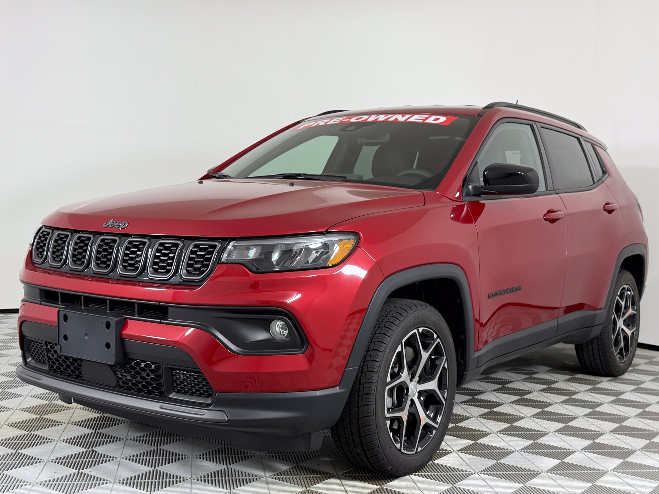 Used 2025 Jeep Compass Latitude SUV