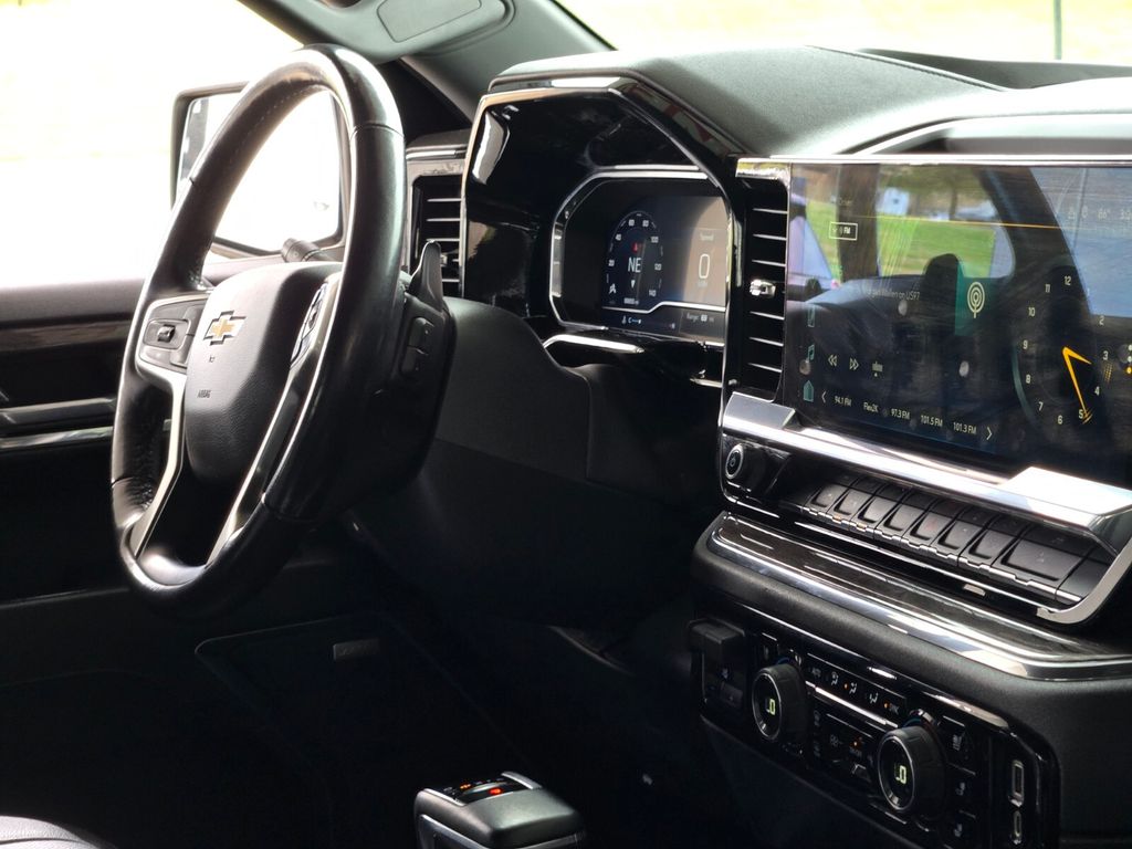 2023 Chevrolet Silverado 1500 LTZ - Photo 20