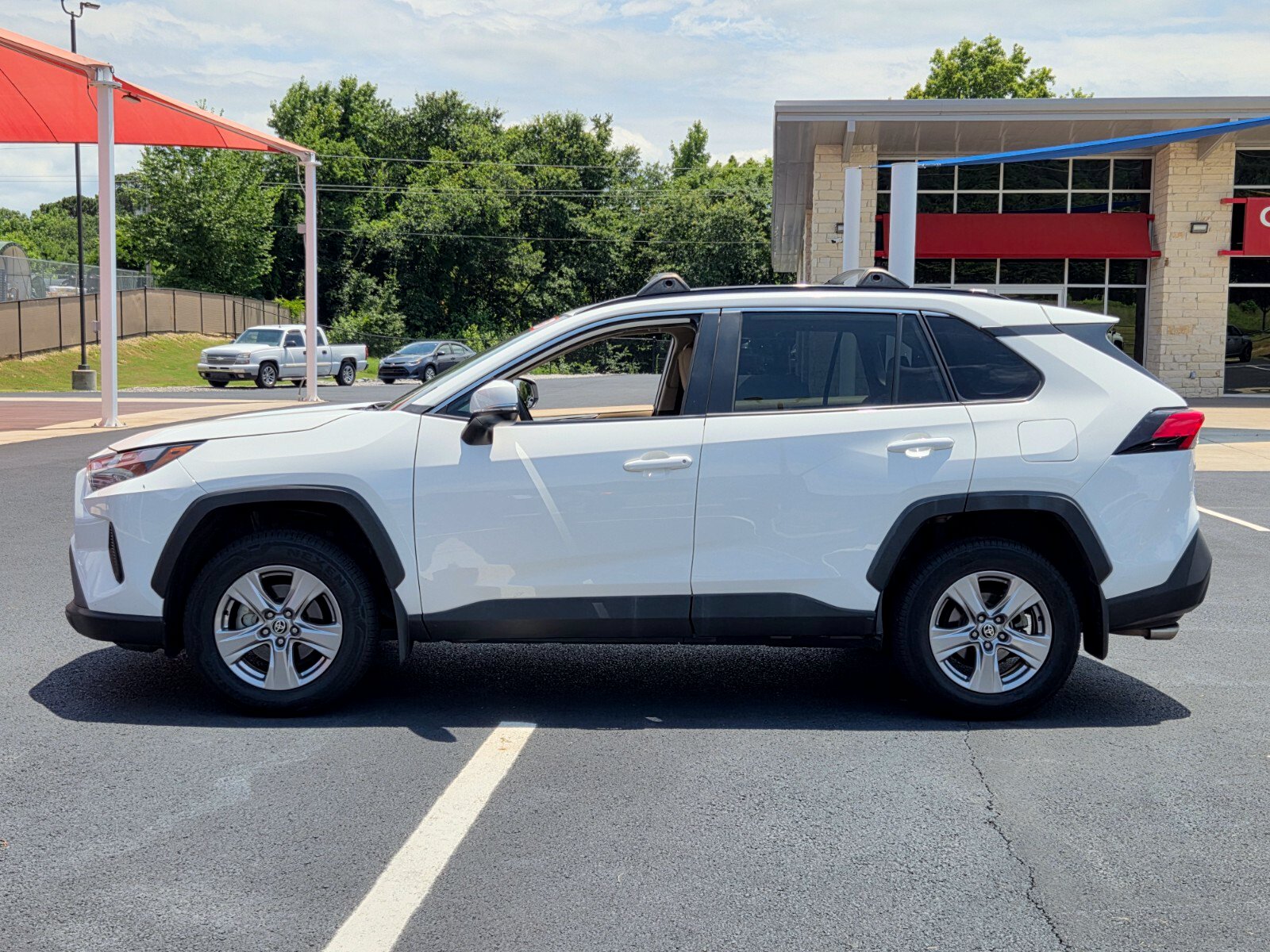 Used 2022 Toyota RAV4 XLE SUV