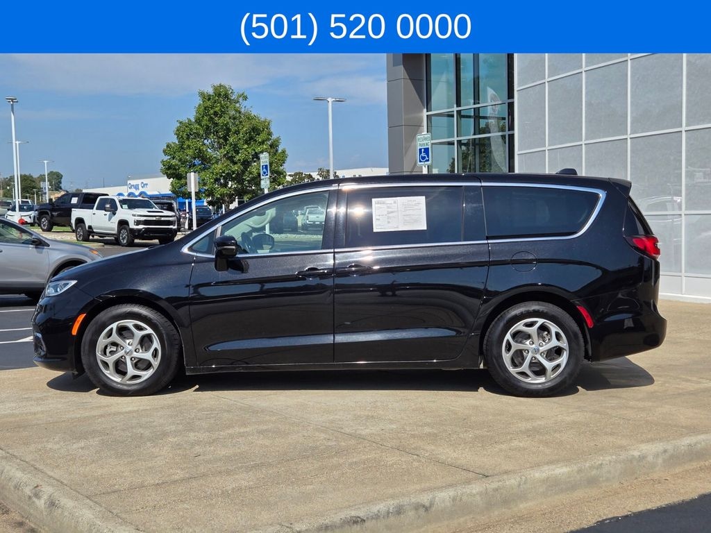 Used 2024 Chrysler Pacifica Limited Minivan/Van