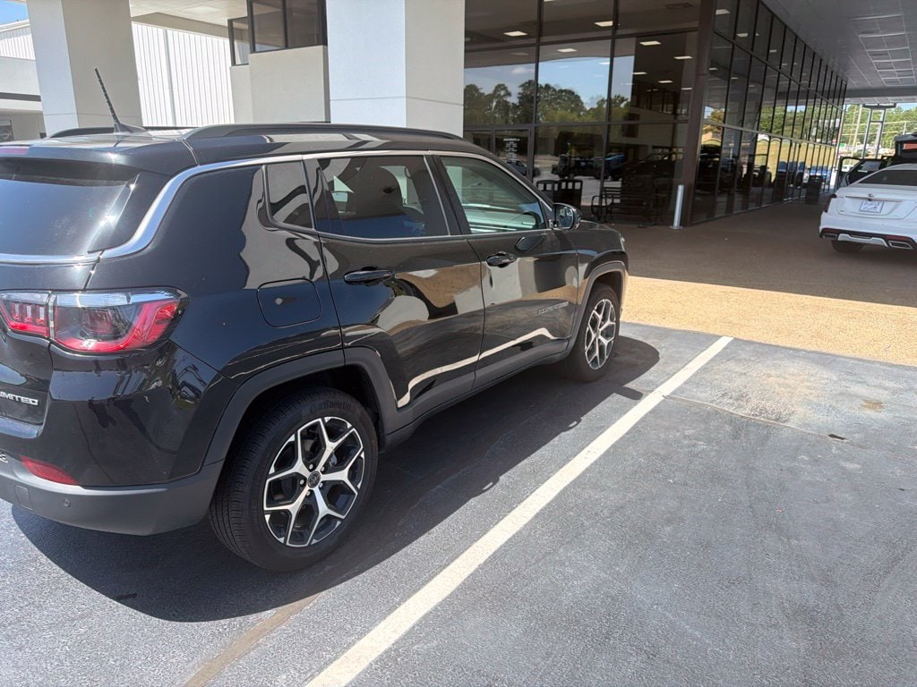 Used 2025 Jeep Compass Limited SUV