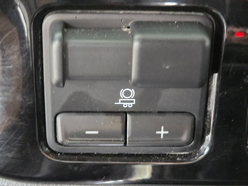2023 Chevrolet Silverado 1500 LTZ - Photo 30