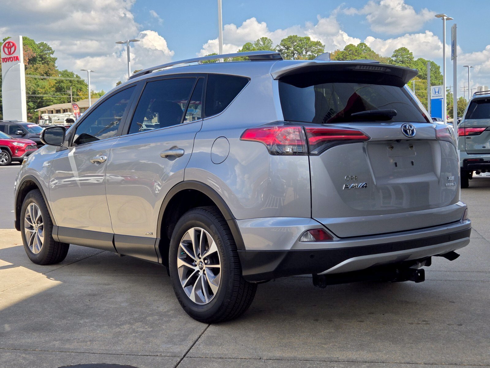 Used 2018 Toyota RAV4 Hybrid XLE SUV