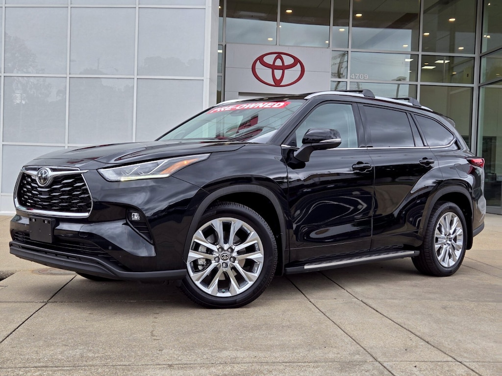 Used 2025 Toyota Highlander Limited SUV