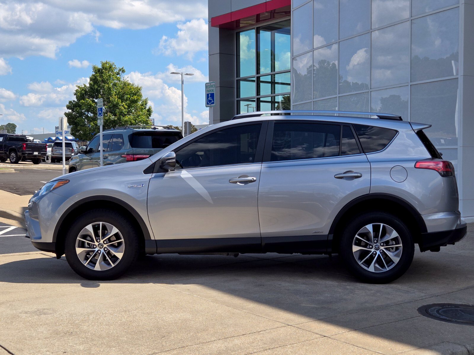 Used 2018 Toyota RAV4 Hybrid XLE SUV