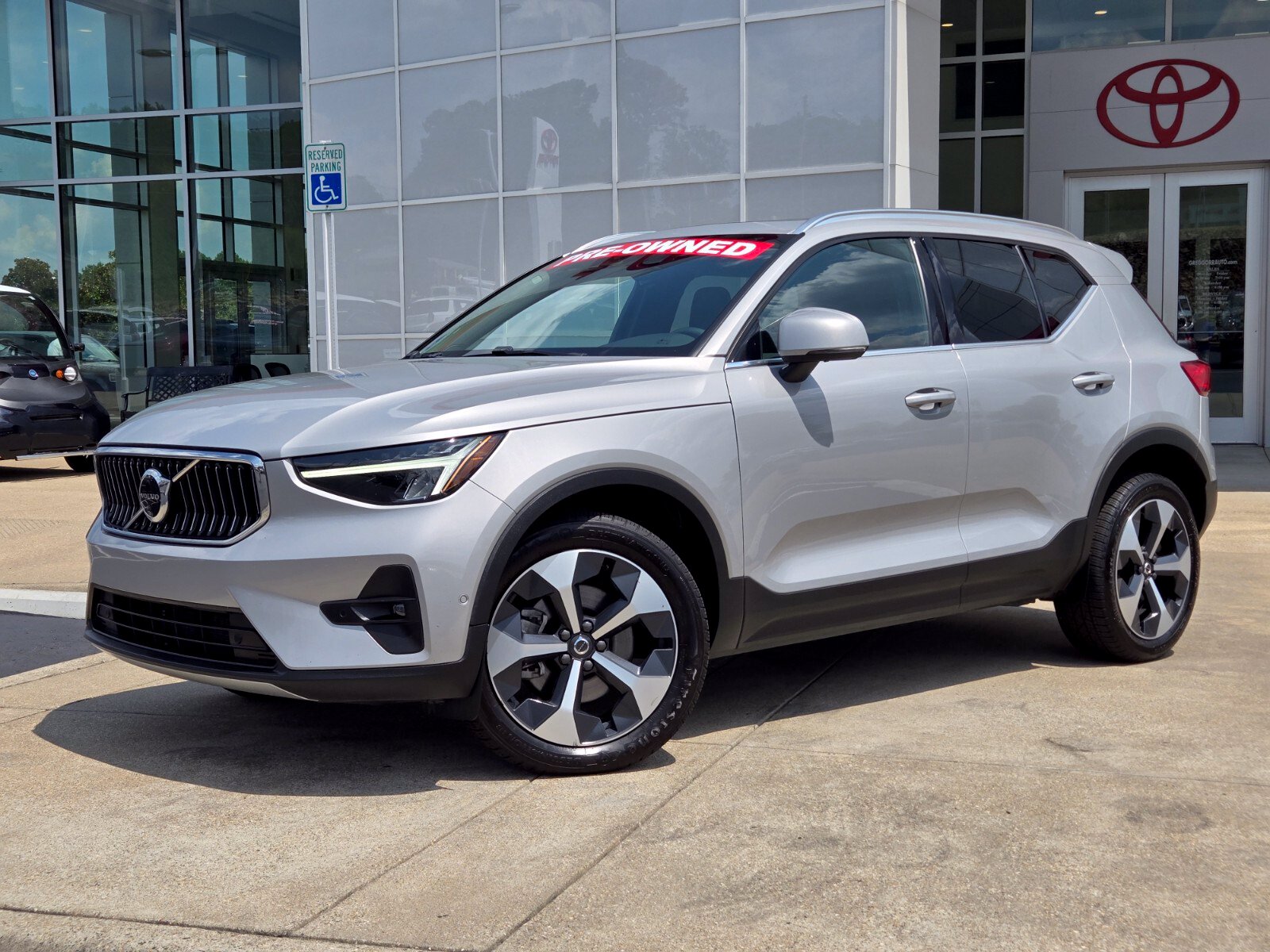 Used 2024 Volvo XC40 B5 Plus Bright Theme SUV
