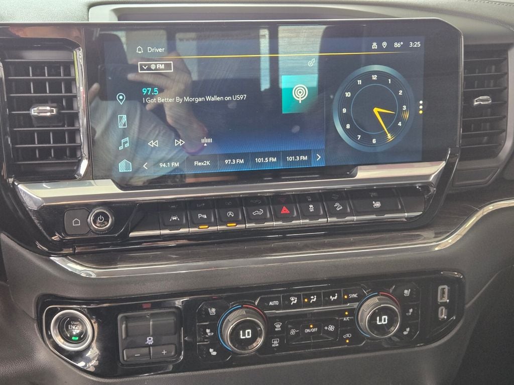 2023 Chevrolet Silverado 1500 LTZ - Photo 24