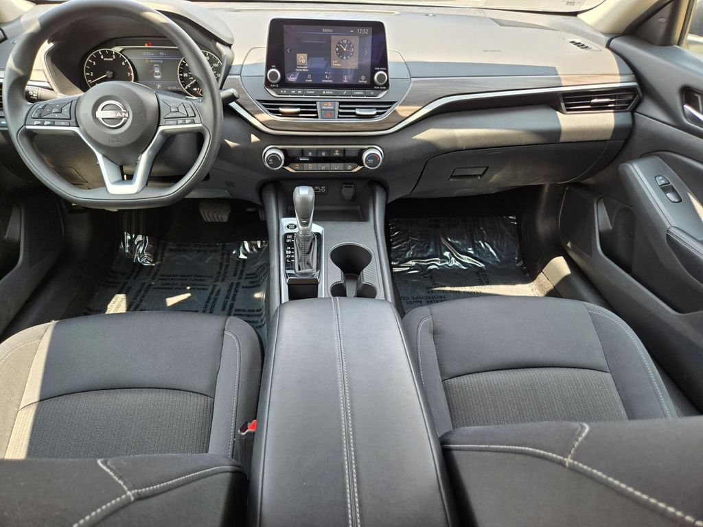 2025 Nissan Altima SV - Photo 16