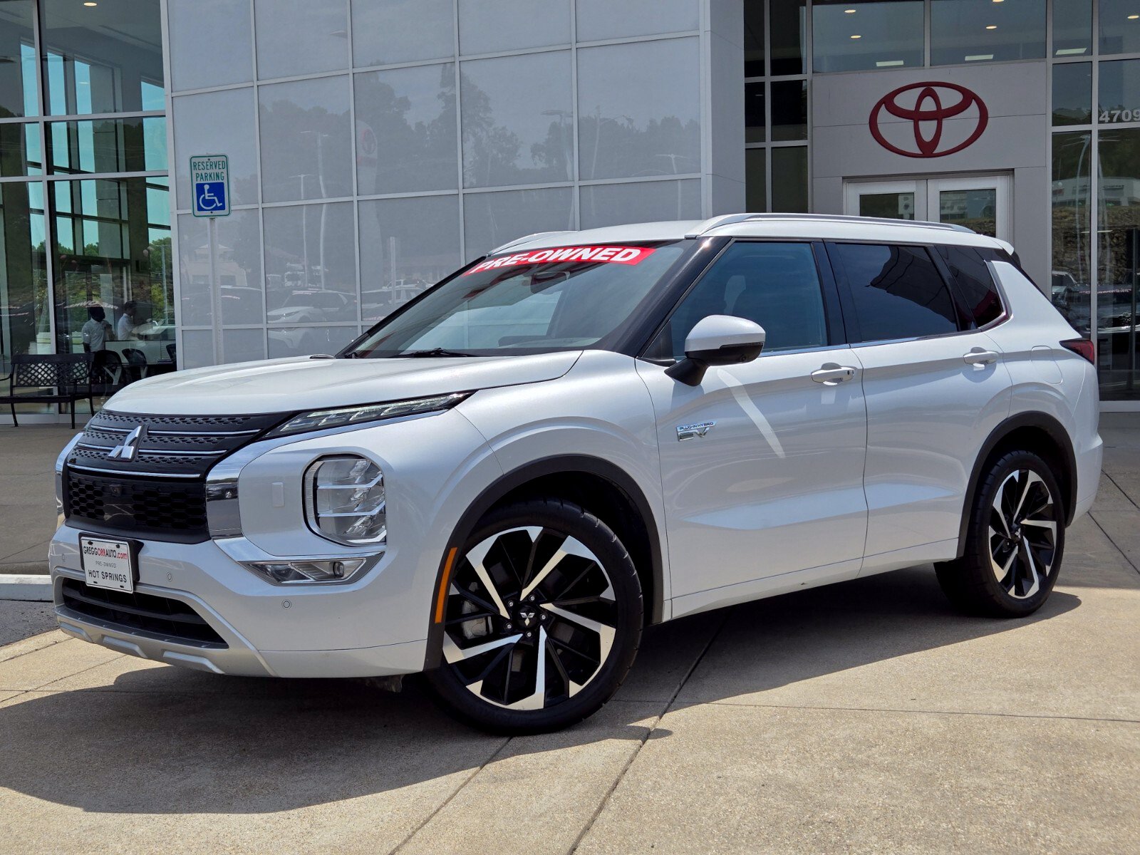 2024 Mitsubishi Outlander Plug-in Hybrid