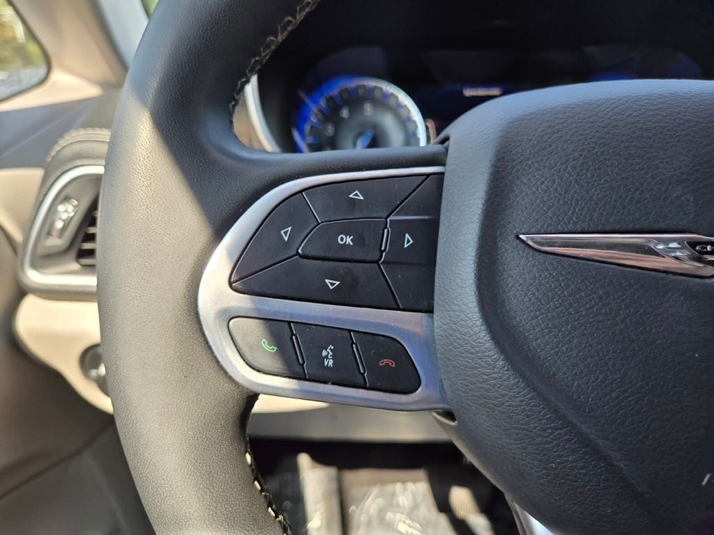 2024 Chrysler Pacifica Limited - Photo 32