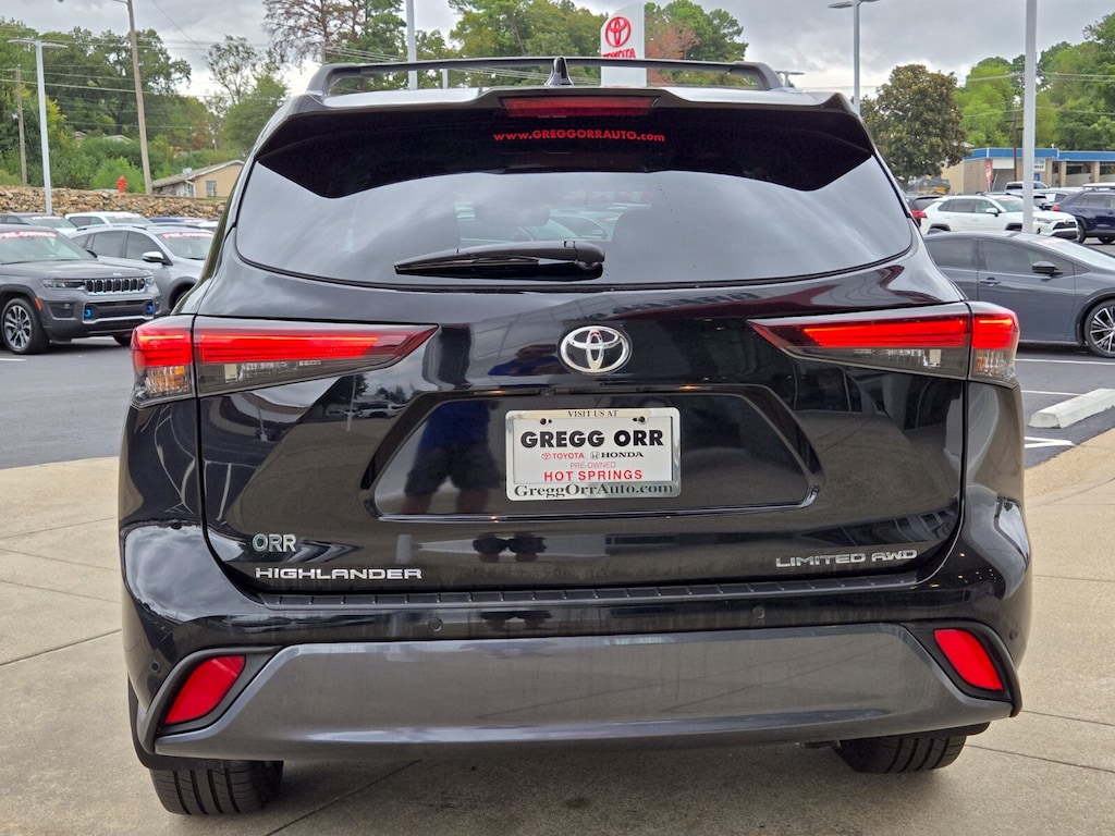 Used 2025 Toyota Highlander Limited SUV