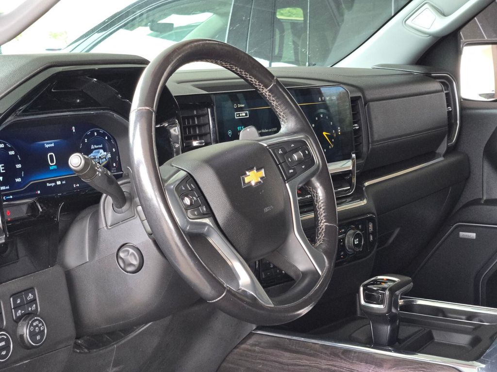2023 Chevrolet Silverado 1500 LTZ - Photo 12