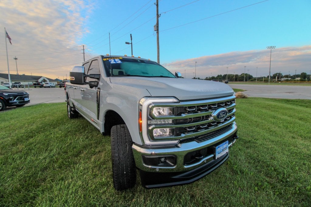 Used 2025 Ford F-350 Super Duty King Ranch with VIN 1FT8W3BM9SED40062 for sale in Kansas City
