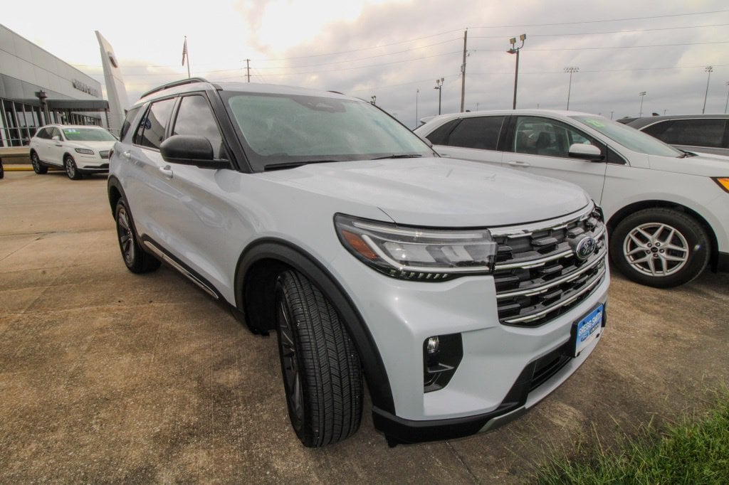 Used 2025 Ford Explorer Active with VIN 1FMUK8DH7SGC74148 for sale in Kansas City