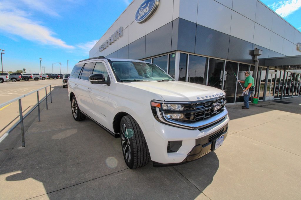 New 2027 Ford Expedition Platinum SUV