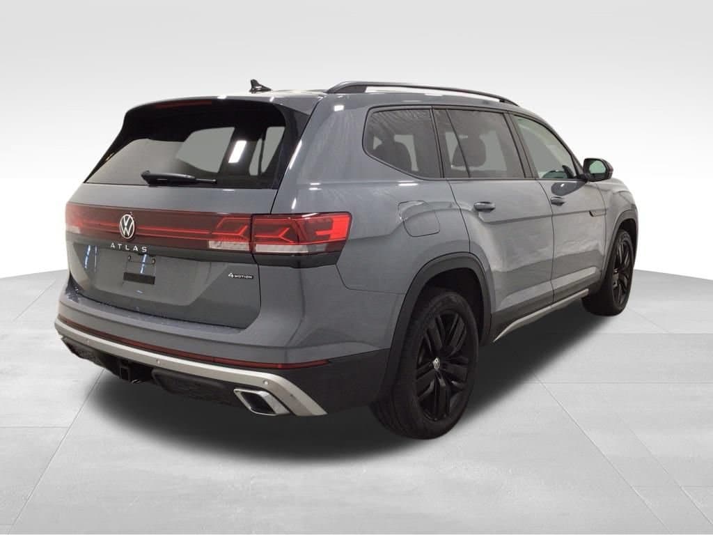 Used 2024 Volkswagen Atlas 2.0T Peak Edition SE w/Technology