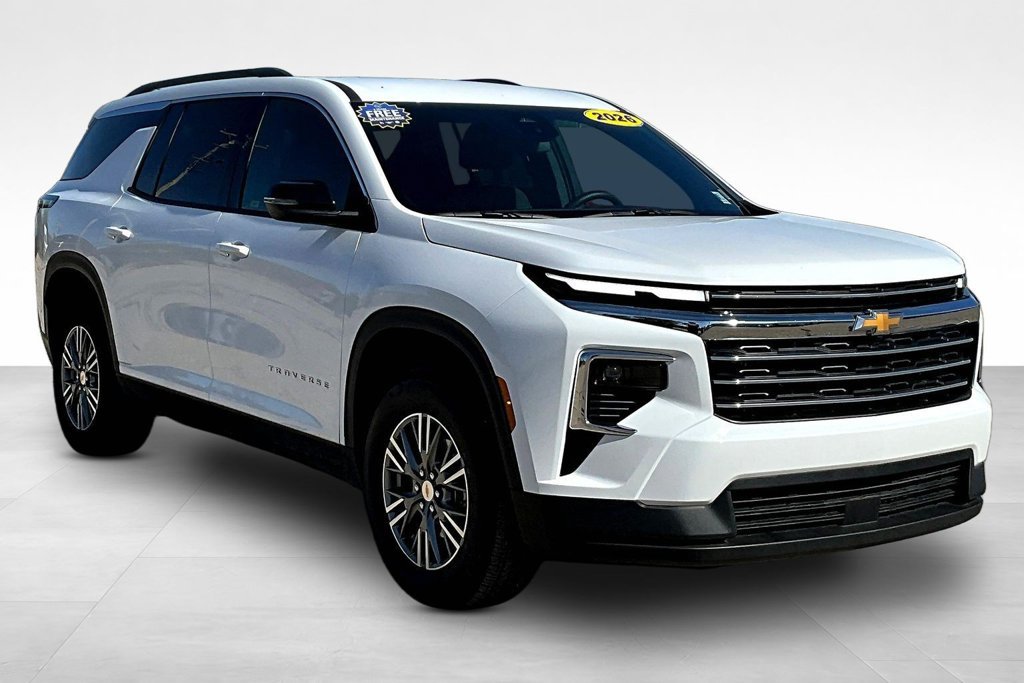 Used 2026 Chevrolet Traverse LT SUV
