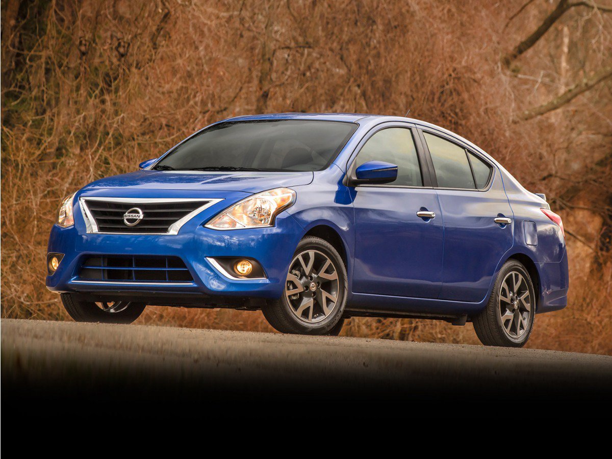  Nissan Versa Sedan