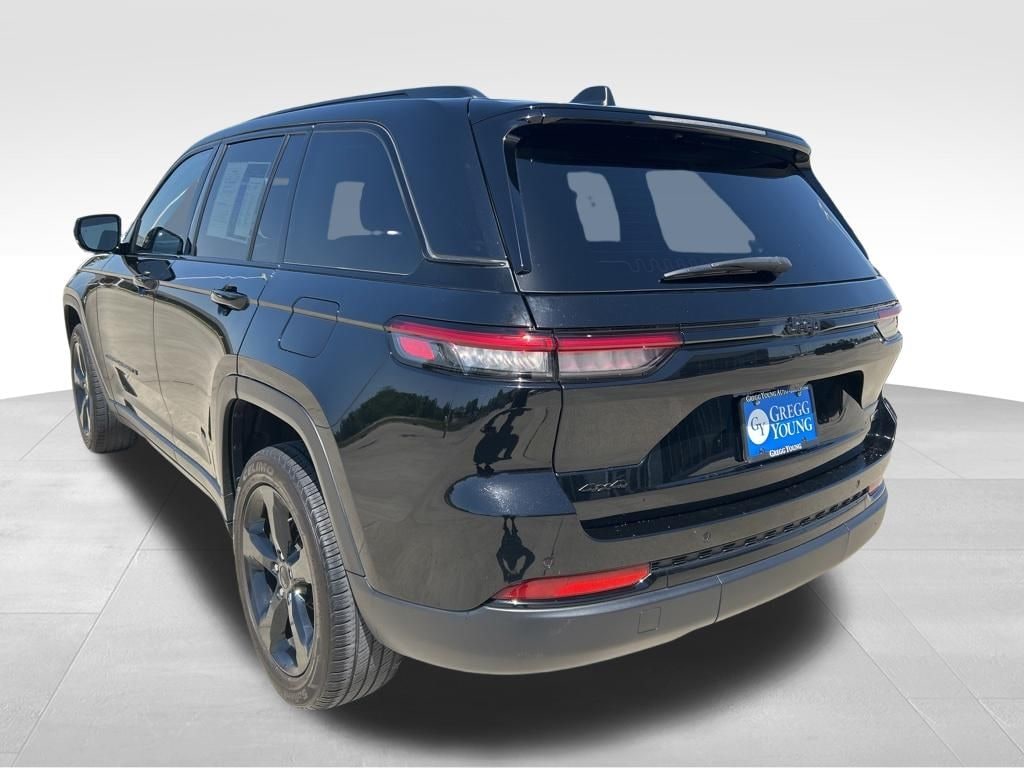 Used 2023 Jeep Grand Cherokee Laredo SUV
